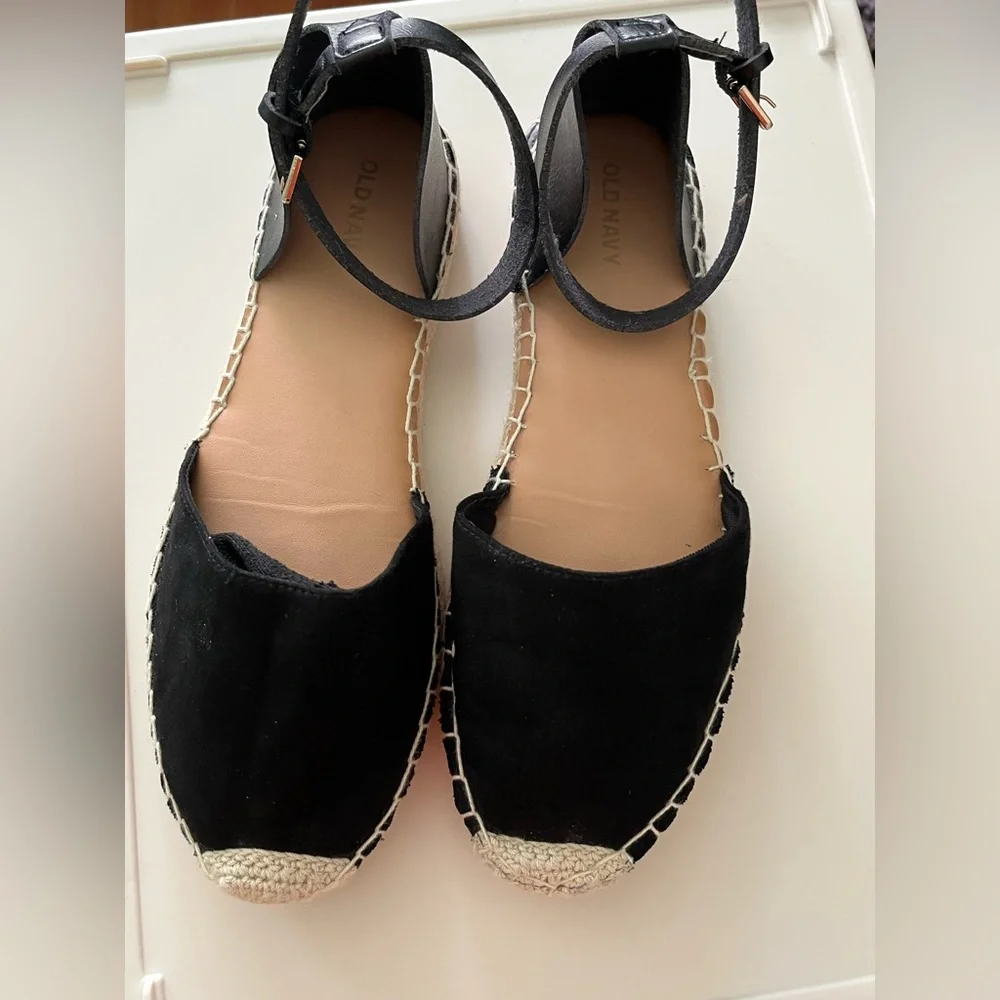 Sandals ❤️ - Picture 1 of 4